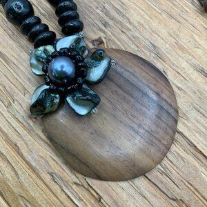Black Shell Flower Faux Pearl Accent Boho Large Circle Pendant Beaded Necklace